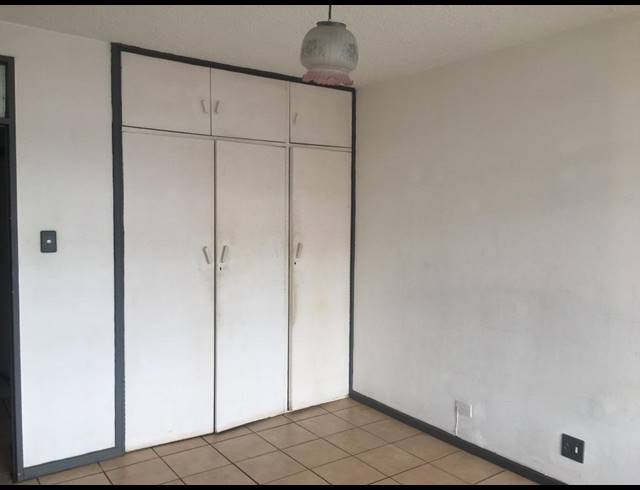2 BEDROOM FLAT FOR SALE IN MUCKLENEUK